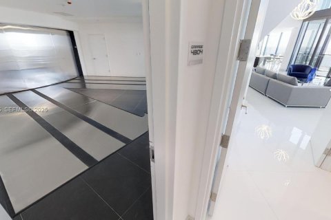 Condominio en venta en Miami Beach, Florida, 3 dormitorios, 290.78 m2 № 1992294 - foto 12