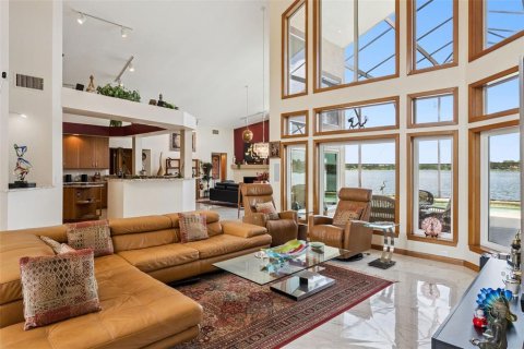 Купить виллу или дом в Уиндермир, Флорида 8 комнат, 286.7м2, № 2149747 - фото 16