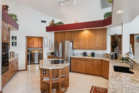 Купить виллу или дом в Уиндермир, Флорида 8 комнат, 286.7м2, № 2149747 - фото 22