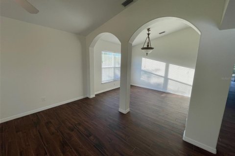 House in Port Charlotte, Florida 4 bedrooms, 215.63 sq.m. № 2351818 - photo 7
