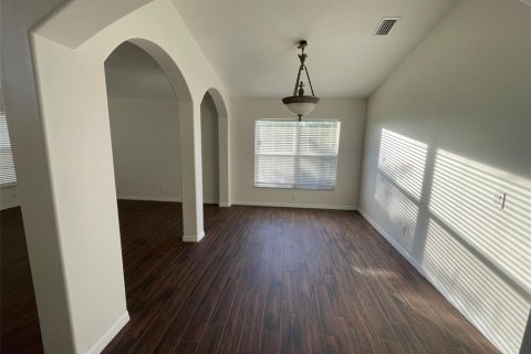 House in Port Charlotte, Florida 4 bedrooms, 215.63 sq.m. № 2351818 - photo 6