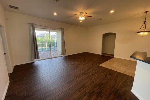 House in Port Charlotte, Florida 4 bedrooms, 215.63 sq.m. № 2351818 - photo 12