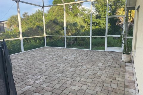 House in Port Charlotte, Florida 4 bedrooms, 215.63 sq.m. № 2351818 - photo 29