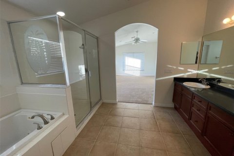 House in Port Charlotte, Florida 4 bedrooms, 215.63 sq.m. № 2351818 - photo 17