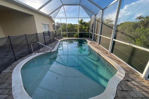 House in Port Charlotte, Florida 4 bedrooms, 215.63 sq.m. № 2351818 - photo 30