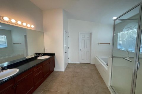House in Port Charlotte, Florida 4 bedrooms, 215.63 sq.m. № 2351818 - photo 16