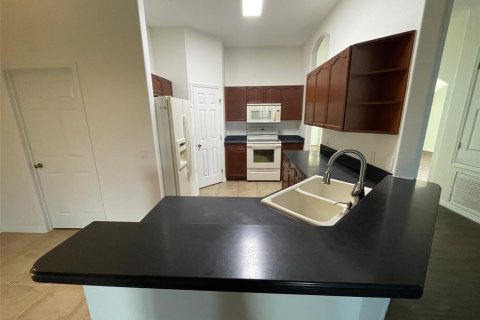 House in Port Charlotte, Florida 4 bedrooms, 215.63 sq.m. № 2351818 - photo 8