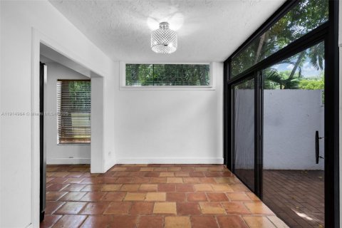 Townhouse in Aventura, Florida 3 bedrooms, 126.81 sq.m. № 1971227 - photo 7