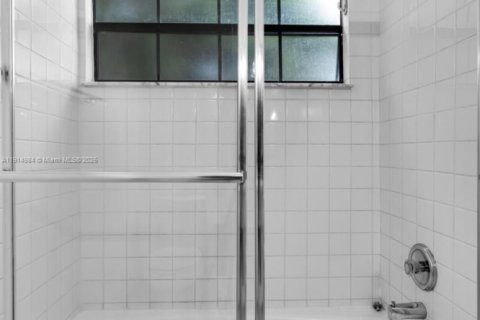 Townhouse in Aventura, Florida 3 bedrooms, 126.81 sq.m. № 1971227 - photo 20