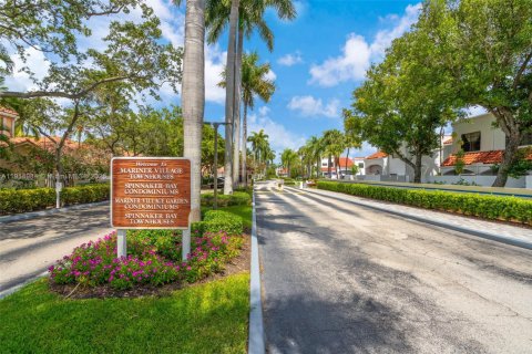 Townhouse in Aventura, Florida 3 bedrooms, 126.81 sq.m. № 1971227 - photo 22