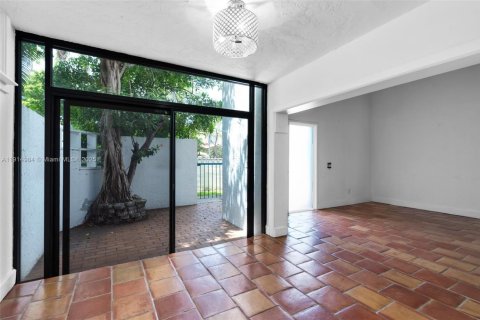 Townhouse in Aventura, Florida 3 bedrooms, 126.81 sq.m. № 1971227 - photo 8