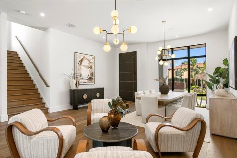 House in Tampa, Florida 6 bedrooms, 526.29 sq.m. № 2299947 - photo 9
