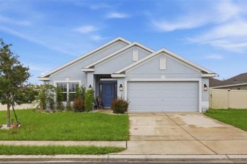 House in Davenport, Florida 4 bedrooms, 167.87 sq.m. № 2366673