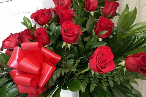 Купить коммерческую недвижимость в Майами, Флорида № 1964776 - фото 1