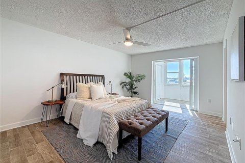 Condo in Saint Petersburg, Florida, 2 bedrooms № 2114668 - photo 20