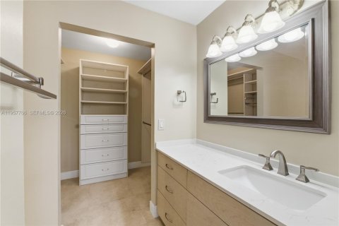 Villa ou maison à vendre à Pembroke Pines, Floride: 2 chambres, 90.3 m2 № 2025075 - photo 11