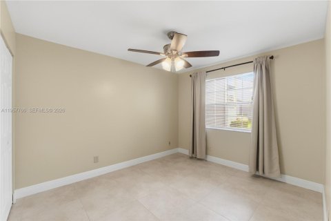 Villa ou maison à vendre à Pembroke Pines, Floride: 2 chambres, 90.3 m2 № 2025075 - photo 14