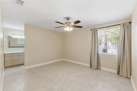 Villa ou maison à vendre à Pembroke Pines, Floride: 2 chambres, 90.3 m2 № 2025075 - photo 9