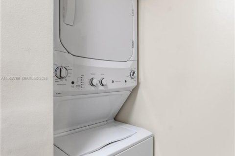 Villa ou maison à vendre à Pembroke Pines, Floride: 2 chambres, 90.3 m2 № 2025075 - photo 7