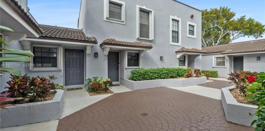 Villa ou maison à Pembroke Pines, Floride 2 chambres, 90.3 m2 № 2025075