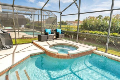 House in Kissimmee, Florida 7 bedrooms, 267.65 sq.m. № 2204292 - photo 5