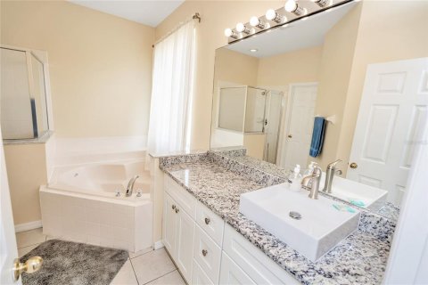 House in Kissimmee, Florida 7 bedrooms, 267.65 sq.m. № 2204292 - photo 21