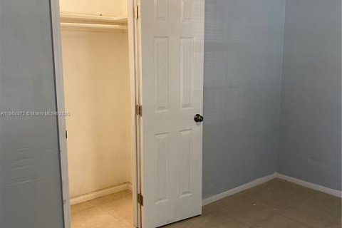 House in Miami, Florida 2 bedrooms, 115.38 sq.m. № 1896640 - photo 16