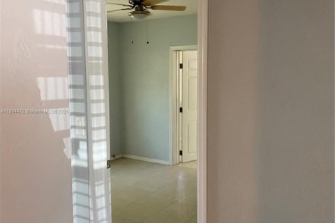 House in Miami, Florida 2 bedrooms, 115.38 sq.m. № 1896640 - photo 20