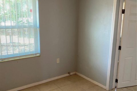 House in Miami, Florida 2 bedrooms, 115.38 sq.m. № 1896640 - photo 17