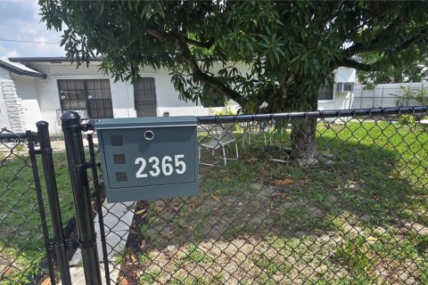 House in Miami, Florida 2 bedrooms, 115.38 sq.m. № 1896640 - photo 4