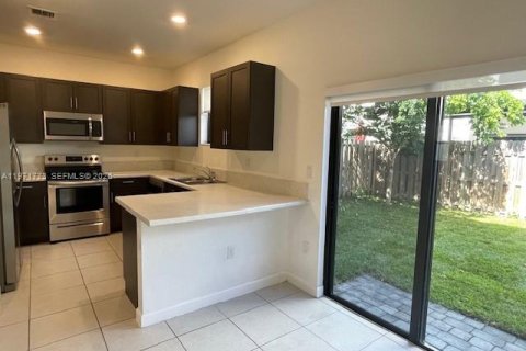 Touwnhouse à vendre à Homestead, Floride: 3 chambres, 133.97 m2 № 2042254 - photo 3