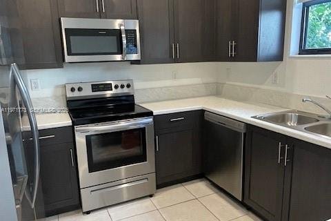 Touwnhouse à vendre à Homestead, Floride: 3 chambres, 133.97 m2 № 2042254 - photo 2