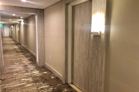 Copropriété à louer à Bal Harbour, Floride: 1 chambre, 83.24 m2 № 1836704 - photo 17