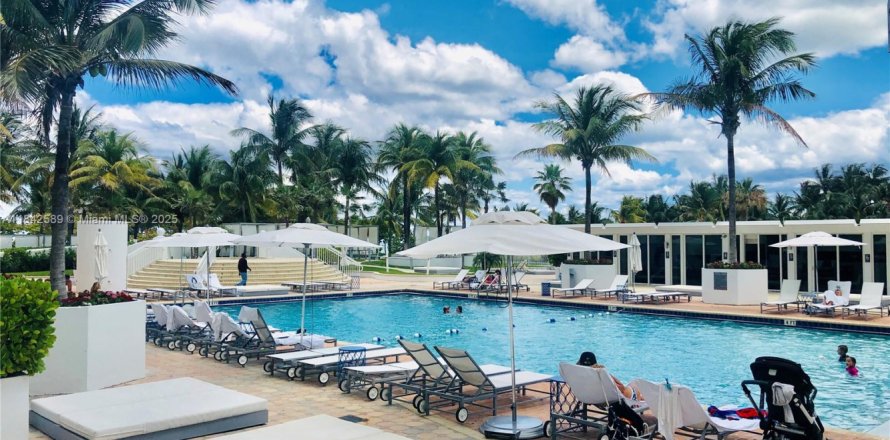 Condo à Bal Harbour, Floride, 1 chambre  № 1836704