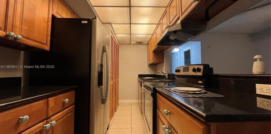 Condo in Tamarac, Florida, 2 bedrooms  № 1742515