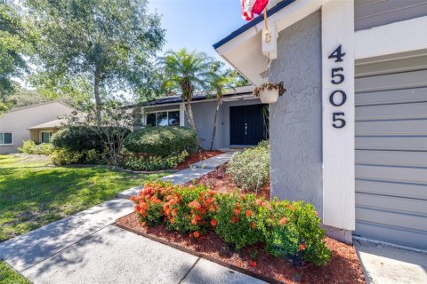 House in Tampa, Florida 3 bedrooms, 172.8 sq.m. № 1829854 - photo 4