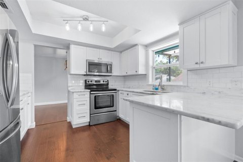 House in Tampa, Florida 3 bedrooms, 172.8 sq.m. № 1829854 - photo 16