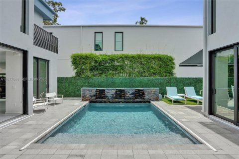 Villa ou maison à vendre à Fort Lauderdale, Floride: 4 chambres, 337.7 m2 № 2348765 - photo 8