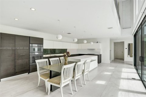 Villa ou maison à vendre à Fort Lauderdale, Floride: 4 chambres, 337.7 m2 № 2348765 - photo 26