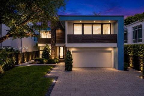 Villa ou maison à vendre à Fort Lauderdale, Floride: 4 chambres, 337.7 m2 № 2348765 - photo 14
