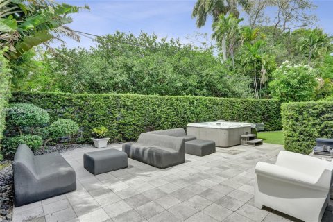 Villa ou maison à vendre à Fort Lauderdale, Floride: 4 chambres, 337.7 m2 № 2348765 - photo 10