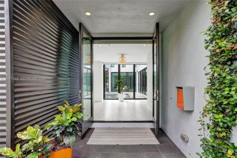 Villa ou maison à vendre à Fort Lauderdale, Floride: 4 chambres, 337.7 m2 № 2348765 - photo 17