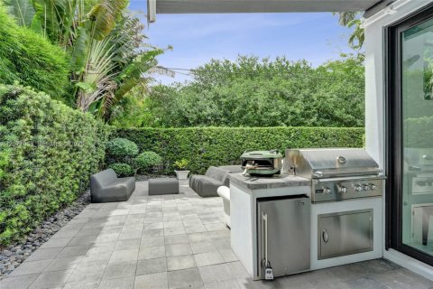 Villa ou maison à vendre à Fort Lauderdale, Floride: 4 chambres, 337.7 m2 № 2348765 - photo 11
