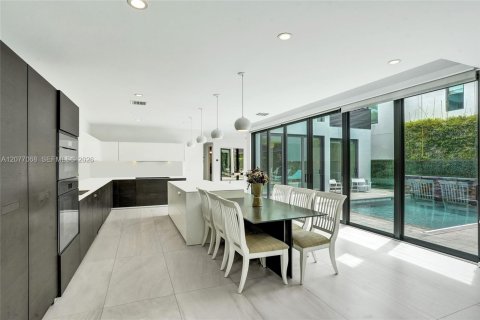 Villa ou maison à vendre à Fort Lauderdale, Floride: 4 chambres, 337.7 m2 № 2348765 - photo 29