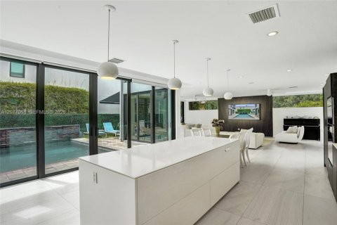 Villa ou maison à vendre à Fort Lauderdale, Floride: 4 chambres, 337.7 m2 № 2348765 - photo 30