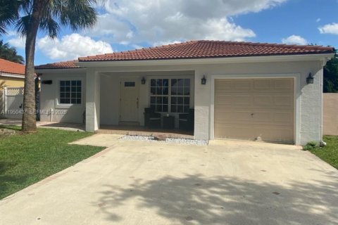 Villa ou maison à Hialeah, Floride 3 chambres, 89 m2 № 2005886