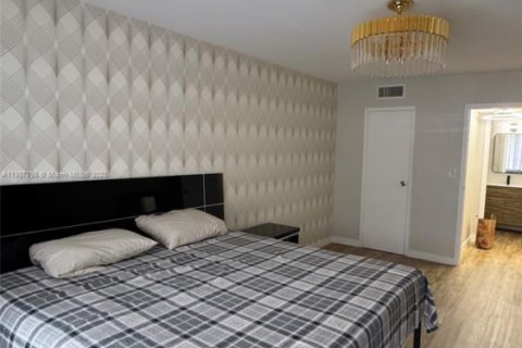 Copropriété à louer à Hallandale Beach, Floride: 1 chambre, 76.18 m2 № 1964145 - photo 2