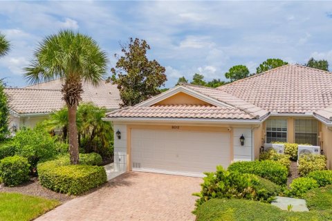 House in Sarasota, Florida 2 bedrooms, 157.28 sq.m. № 2318835