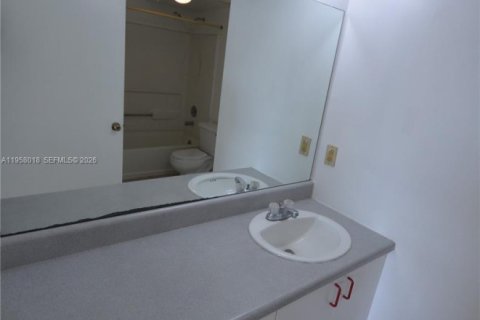 Купить кондоминиум в Майами, Флорида 1 спальня, 62.8м2, № 2021012 - фото 10