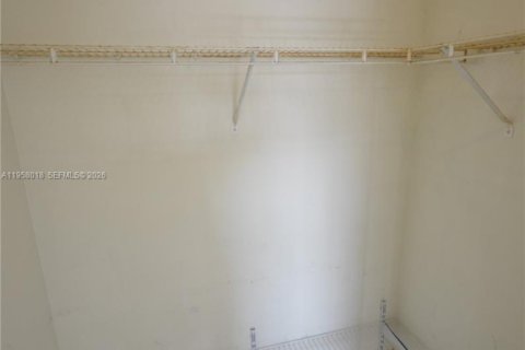 Купить кондоминиум в Майами, Флорида 1 спальня, 62.8м2, № 2021012 - фото 9